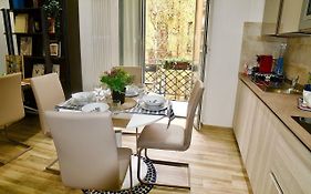 Central Lepetit Apartment De Luxe